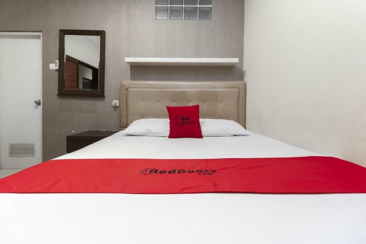 Reddoorz Plus @ Karet Setiabudi Jakarta Exterior foto